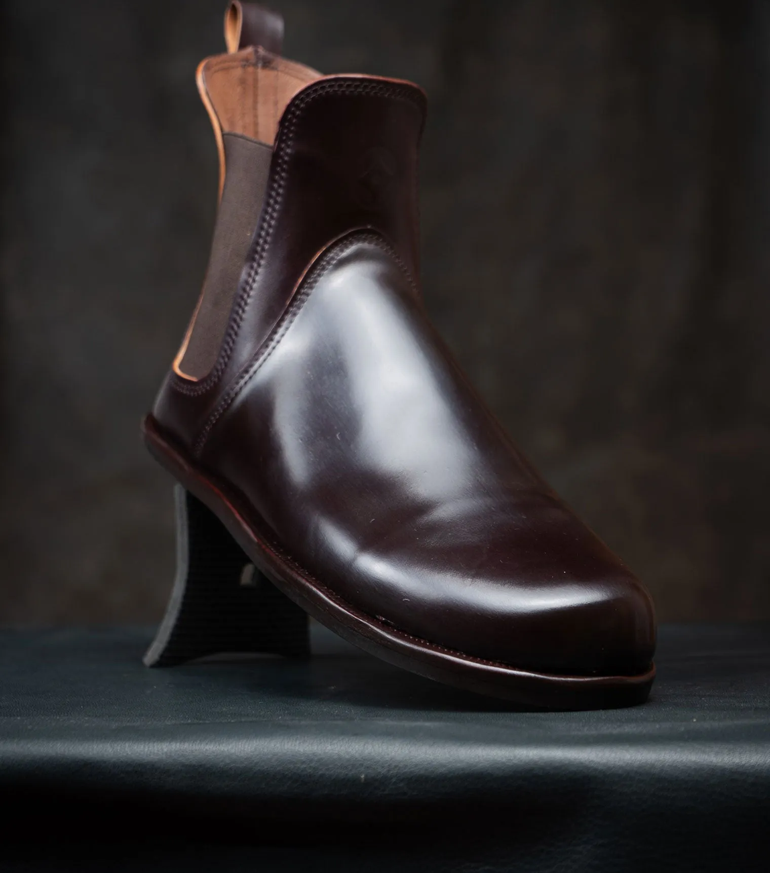 Barefoot Chelsea Boots - Shell Cordovan