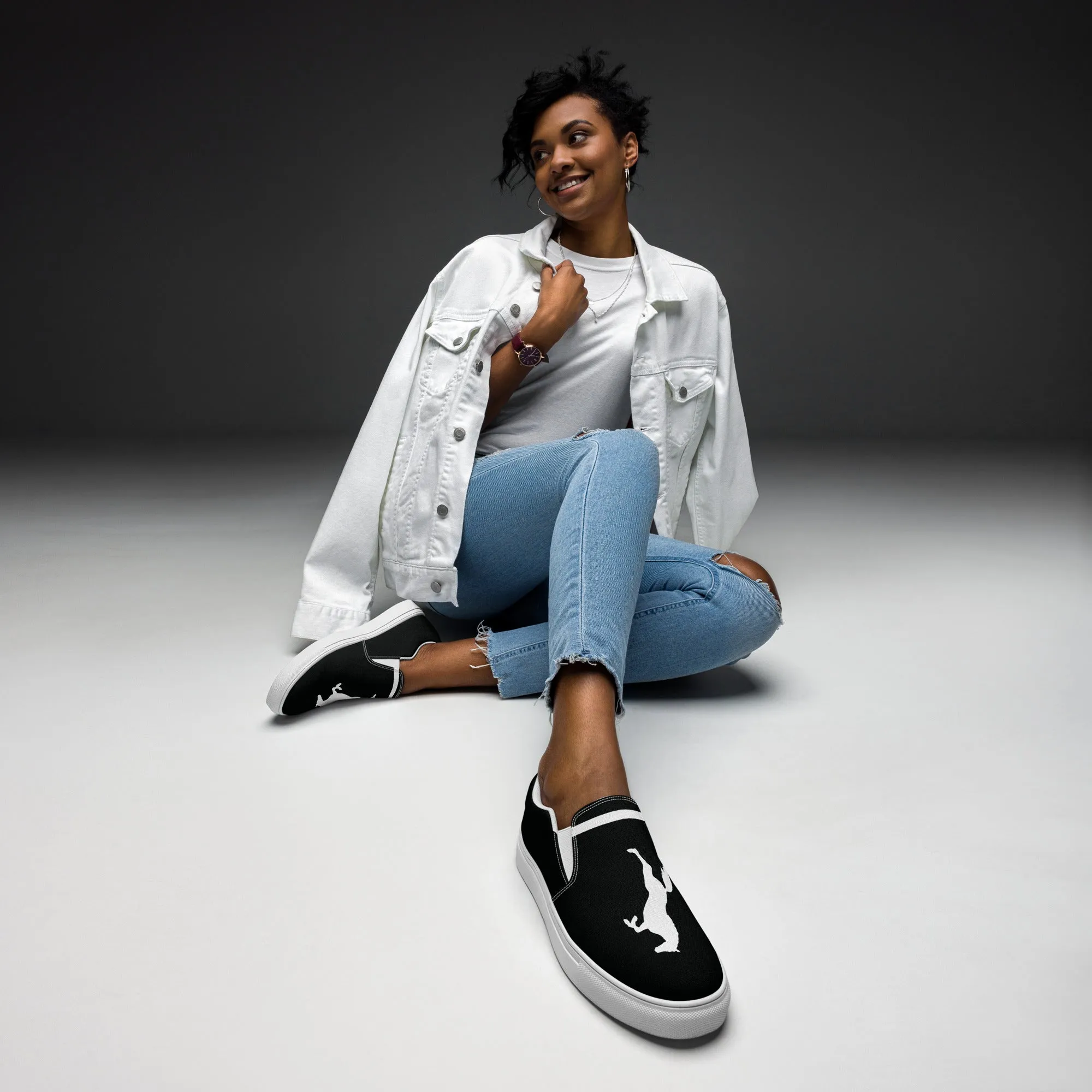 ELEVATE Women’s Slip-On Canvas Shoes (Black)