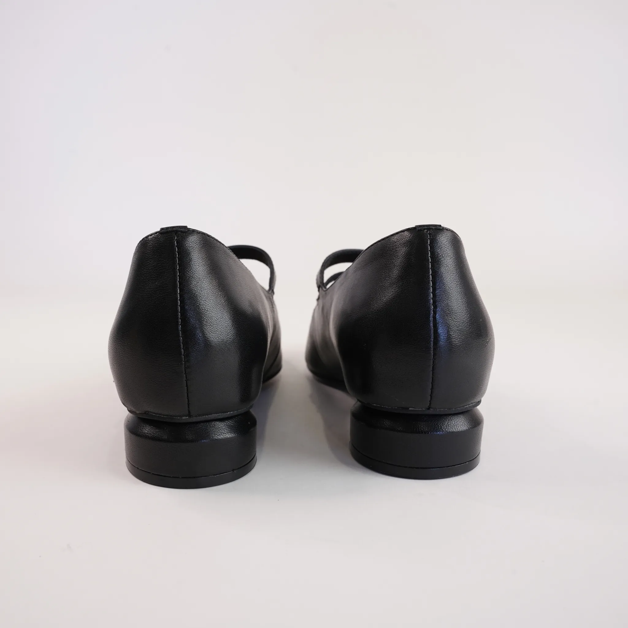 Fuela Black Leather Flats