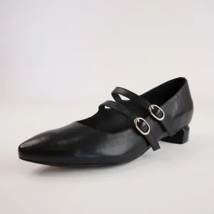 Fuela Black Leather Flats