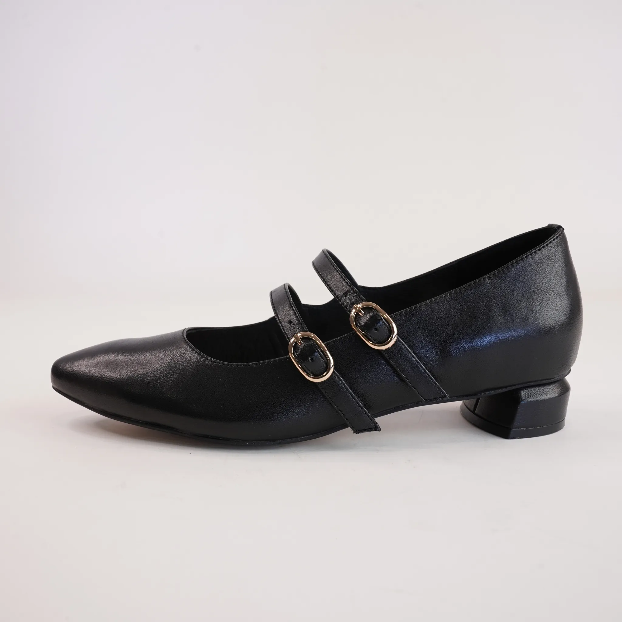 Fuela Black Leather Flats
