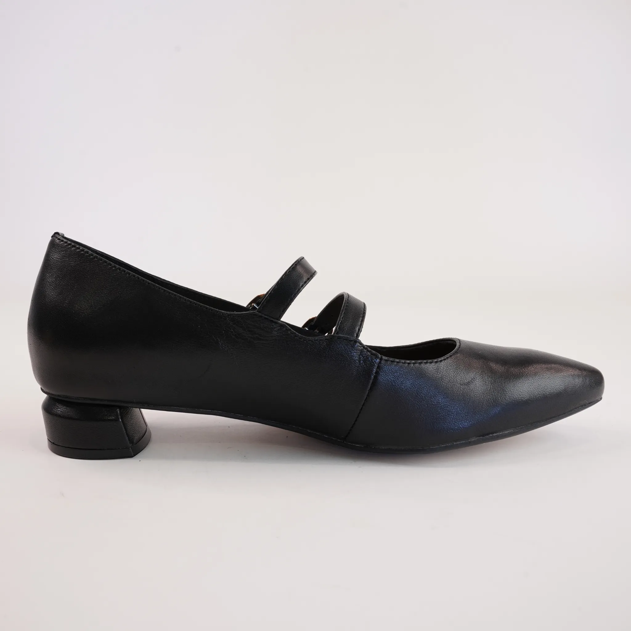 Fuela Black Leather Flats